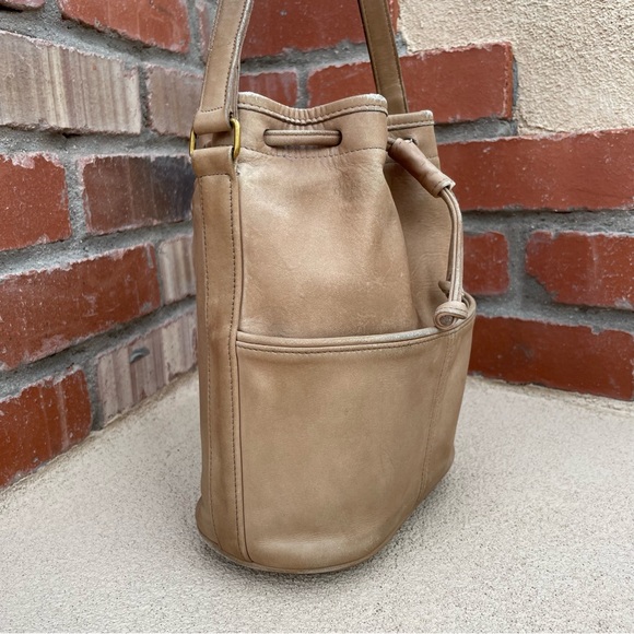 VTG COACH All Leather drawstring bucket bag in Natural/Neutral | USA 🇺🇸 1998 - Picture 3 of 11